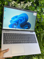 Load image into Gallery viewer, Dell latitude 5520 Core i5/11th/16gb/256SSD