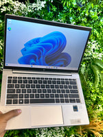 Load image into Gallery viewer, Hp Elitebook 830G8 Core i7/11th/16gb/256SSD
