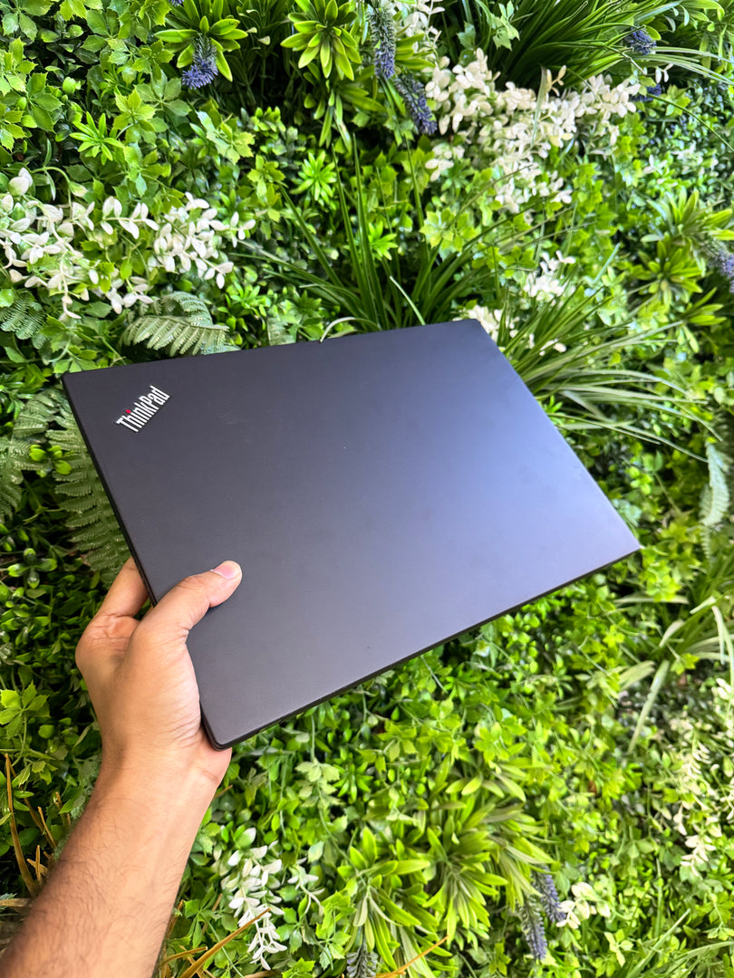 Lenovo Thinkpad T14s Core i5/10th/16gb/256SSD