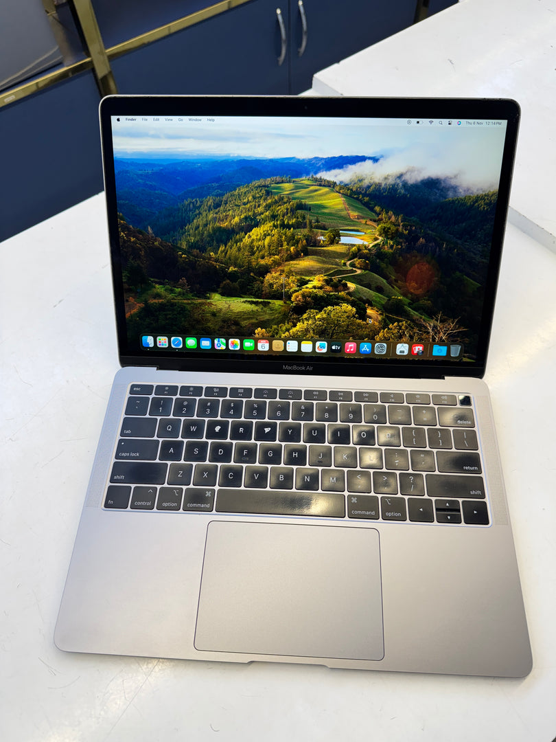 Apple MacBook Air – Intel i5, 8GB RAM, 256GB SSD (Model 1932)