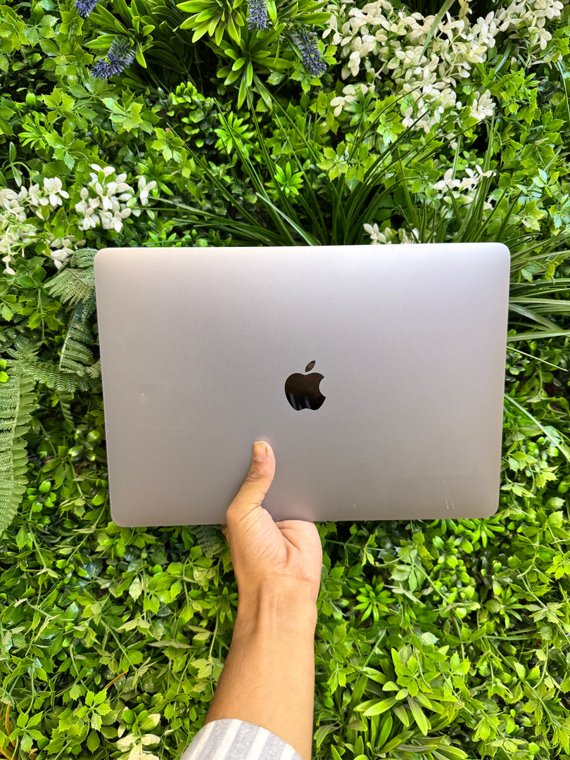 Apple MacBook Pro – M1 Chip, 16GB RAM, 512GB SSD (Model 2338)