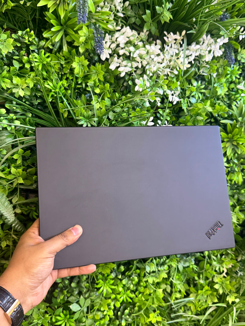 Lenovo Thinkpad X1 carbon Core i7/10th/16gb/256SSD