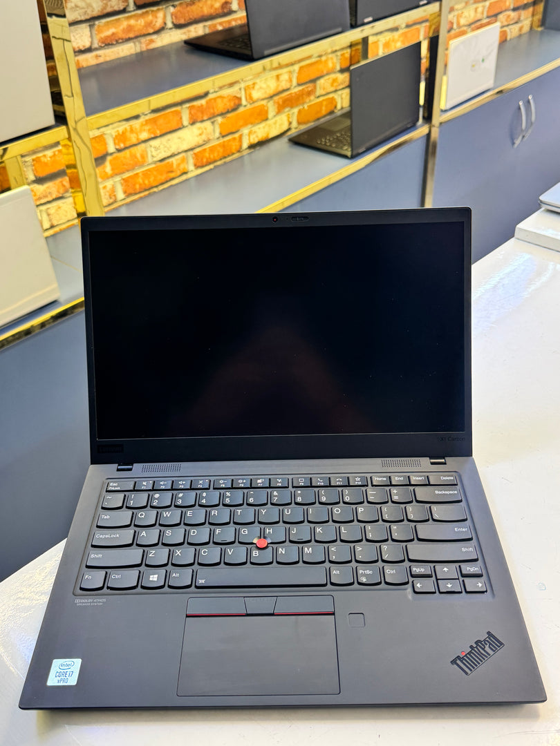 Lenovo Thinkpad X1 carbon Core i7/10th/16gb/256SSD