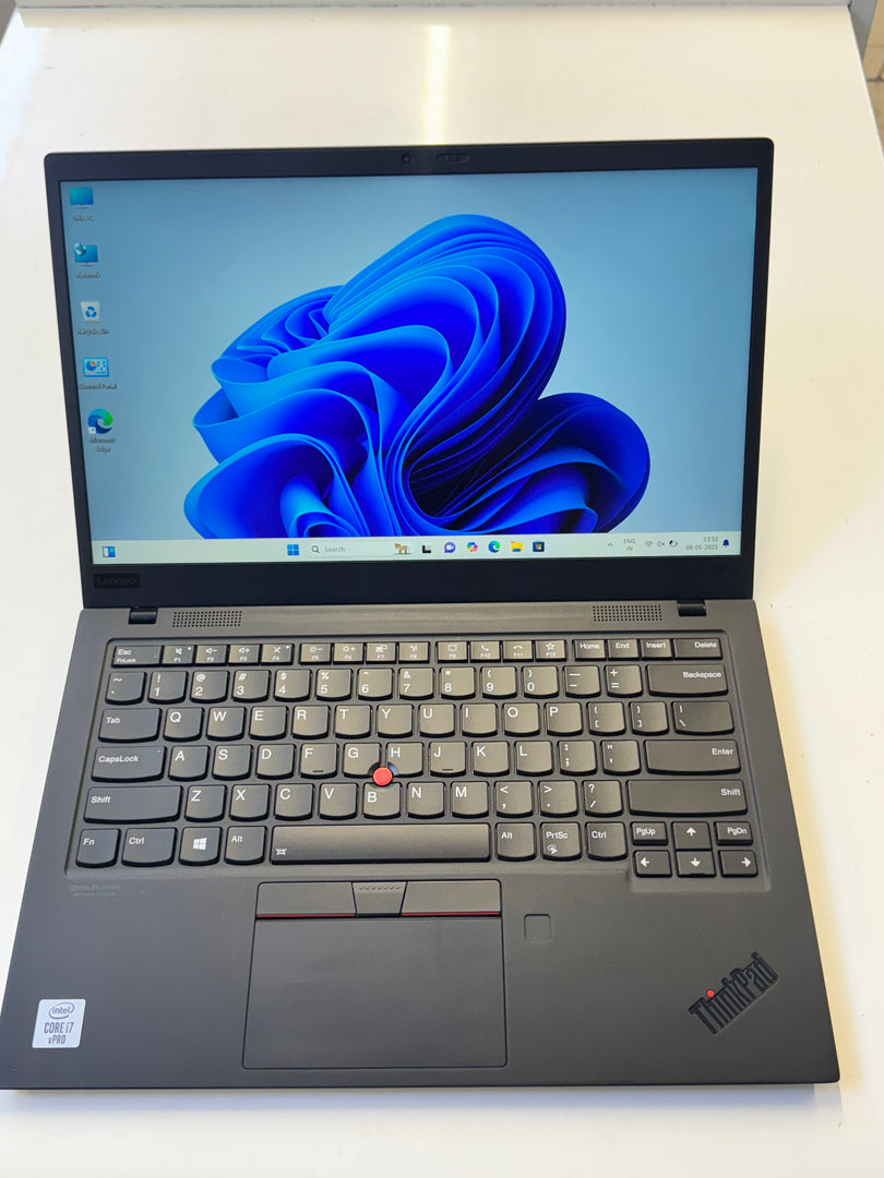 Lenovo Thinkpad X1 carbon Core i7/10th/16gb/256SSD