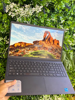 Load image into Gallery viewer, Dell Latitude – 11th Gen Intel Core i5, 16GB RAM, 256GB SSD (Model 3520)
