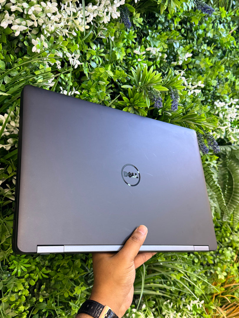 Dell Latitude – 6th Gen Intel Core i5, 8GB RAM, 256GB SSD (Model 5570)