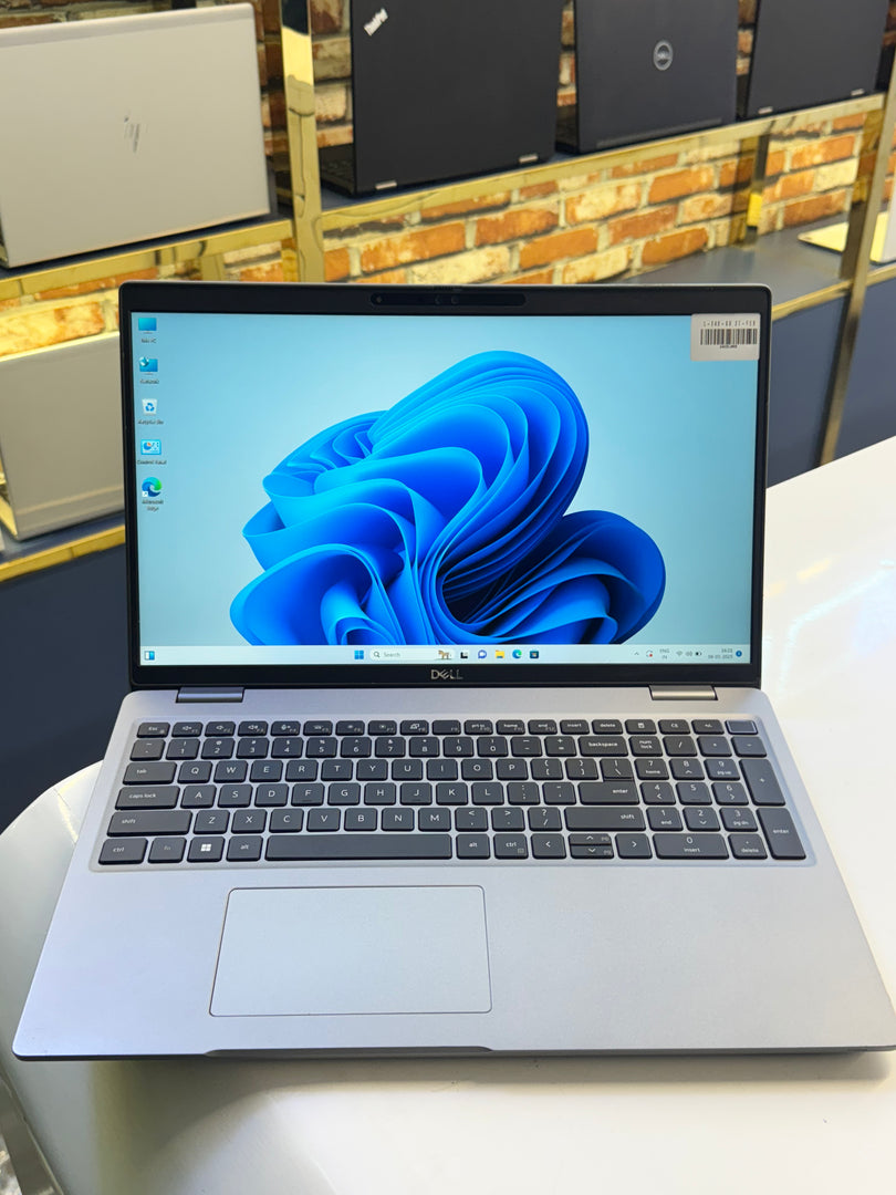 Dell Latitude – 10th Gen Intel Core i5, 16GB RAM, 256GB SSD (Model 5510)