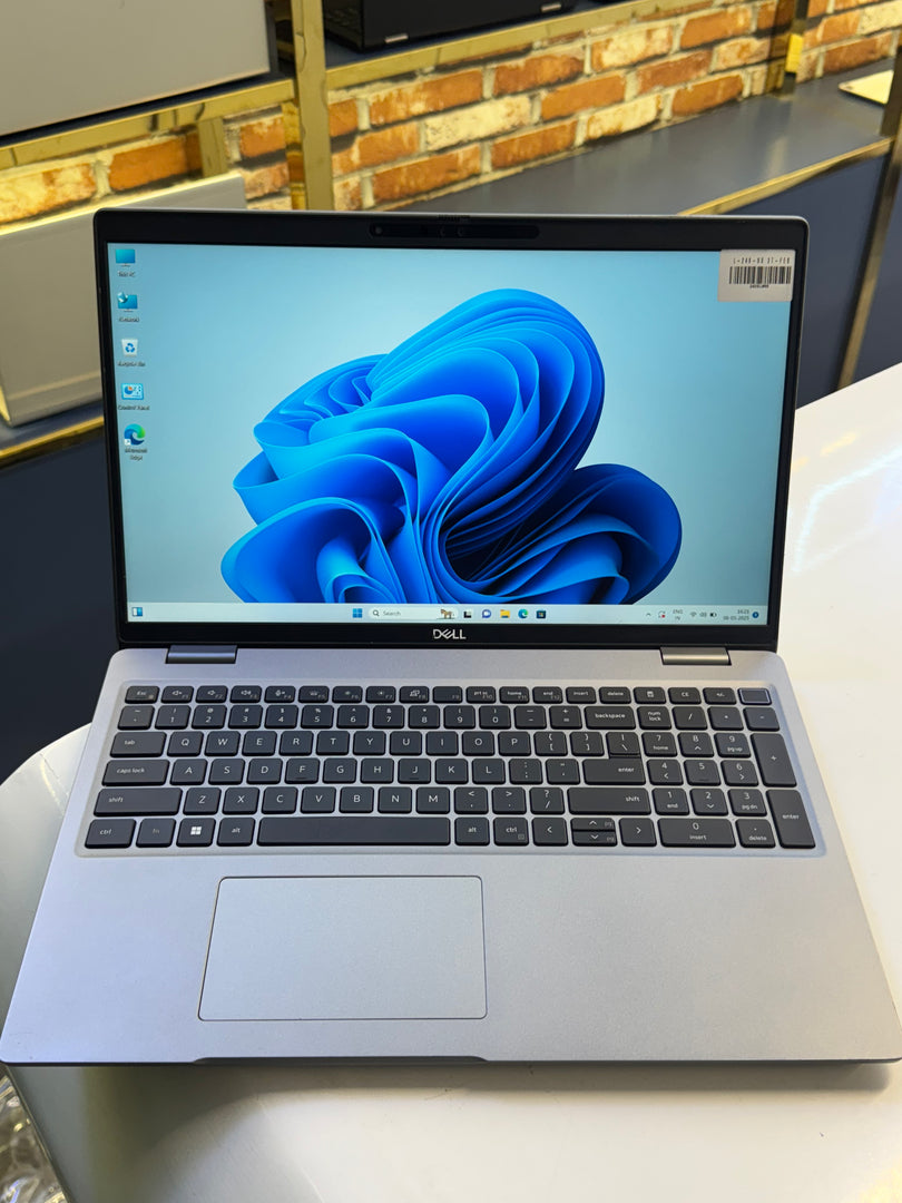 Dell latitude 5530 Core i7/12th/16gb/512SSD