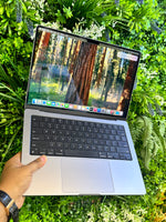Load image into Gallery viewer, Macbook Pro 2442 M1/16gb /512GBSSD 14 INCHES
