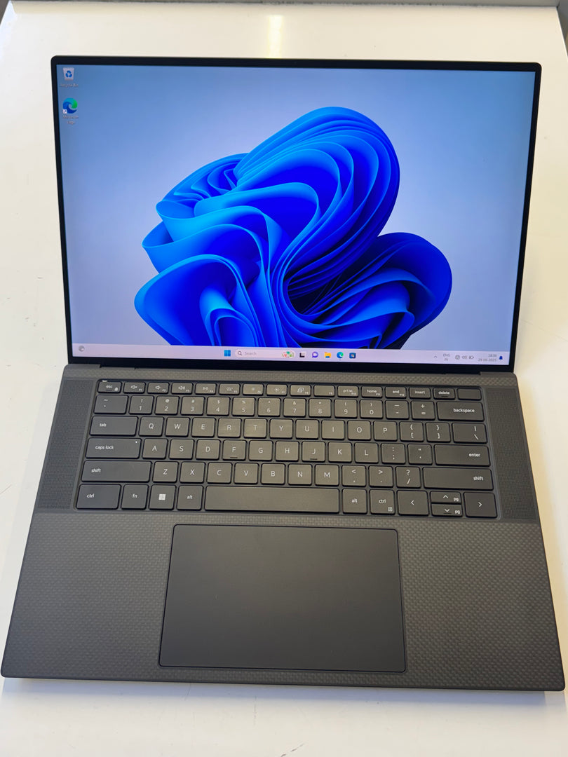 Dell Precision 5570 core i9/12th/32gb/1tb ssd/8gb graphics