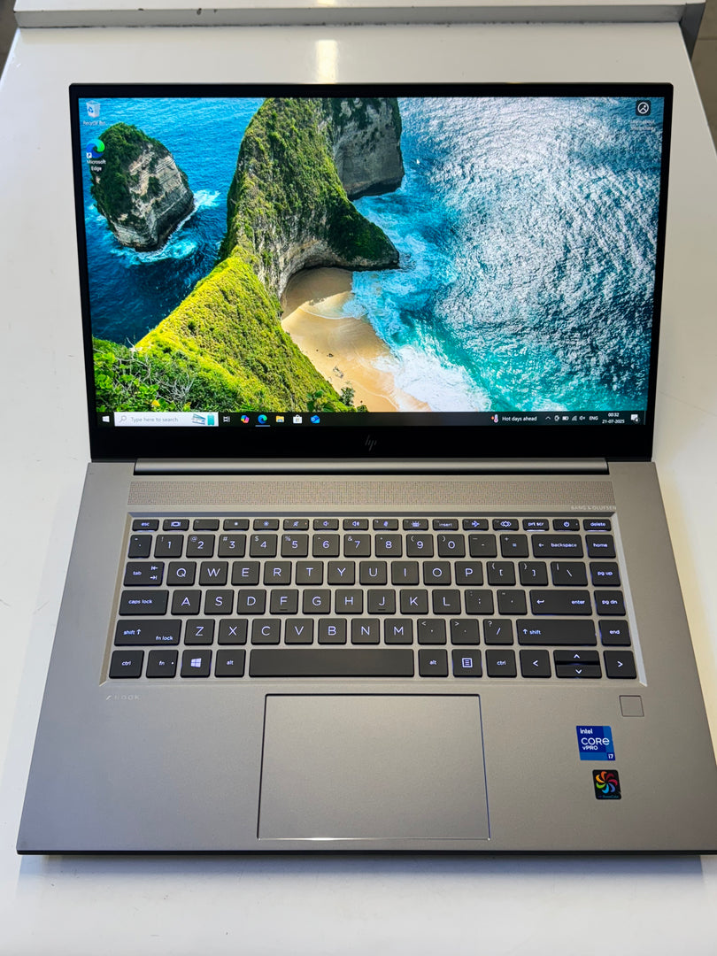 Hp zbook studio G8 Core i7/11th/32gb/512gbSSD/4gb Nvidia graphics