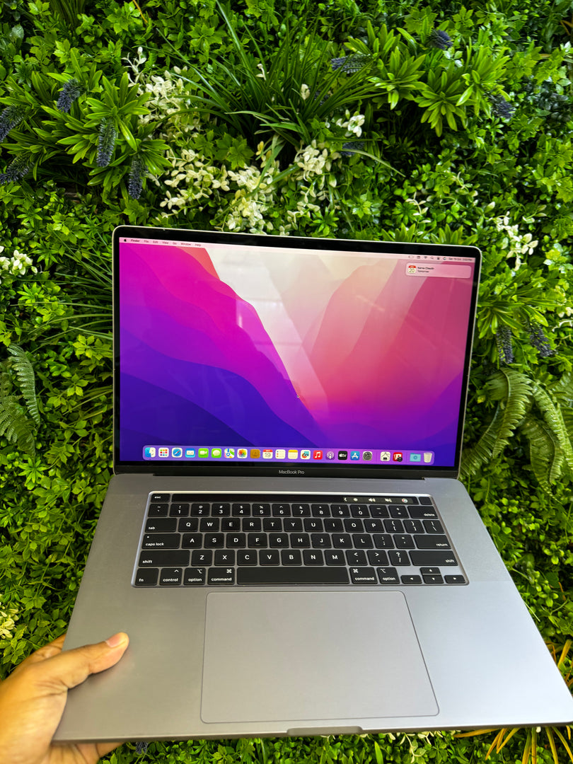 Macbook Pro 2141 Core i9/32gb/512SSD/4GB graphics