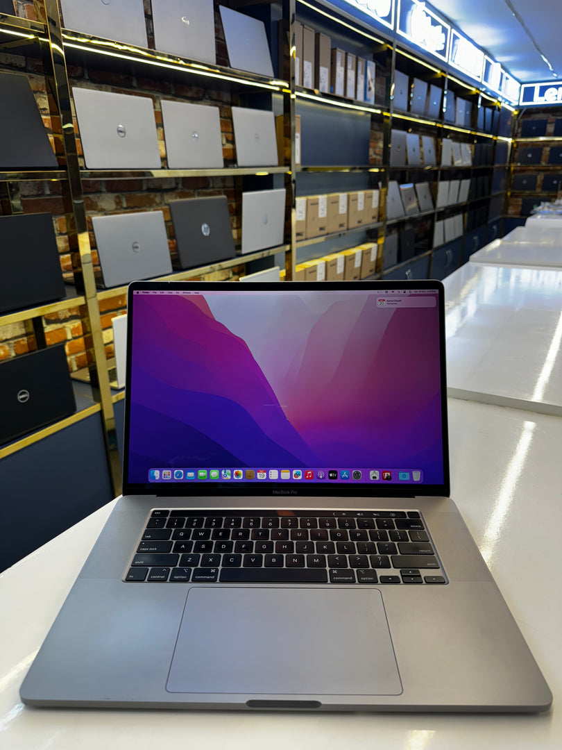 Macbook Pro 2141 Core i9/32gb/512SSD/4GB graphics