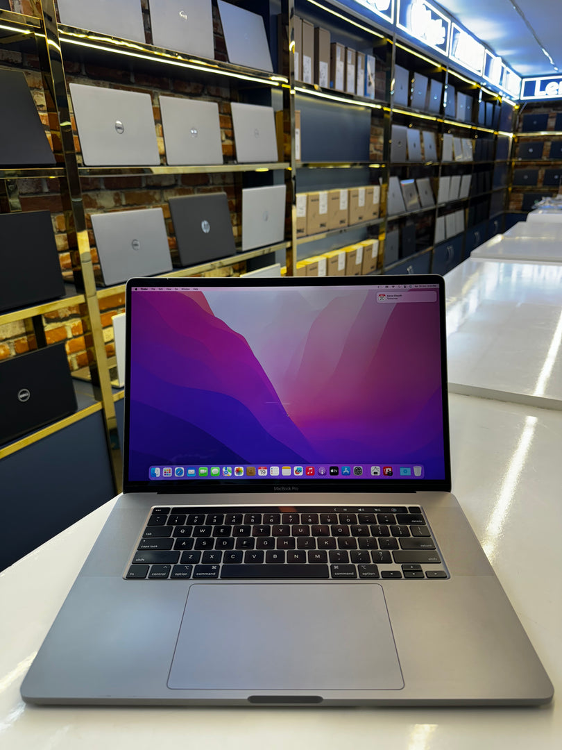 Macbook Pro 2141 Core i9/32gb/512SSD/4GB graphics